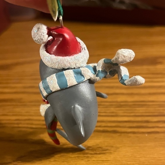 The Danbury Mint Christmas ornament- dolphin - Picture 4 of 5